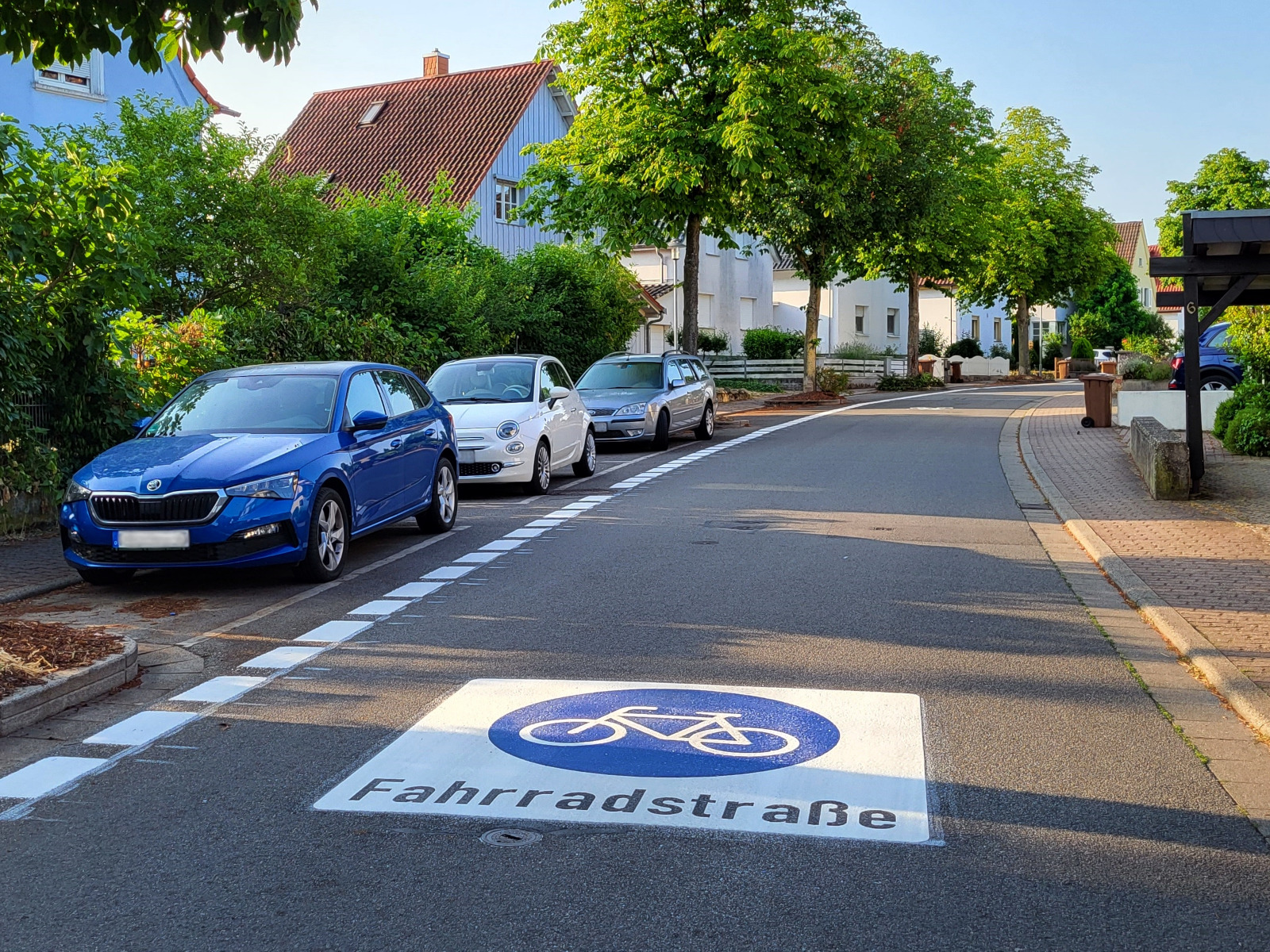 Fahrradstraßen-Markierung auf der Johann-Philipp-Bronner-Straße. | © Stadt Wiesloch