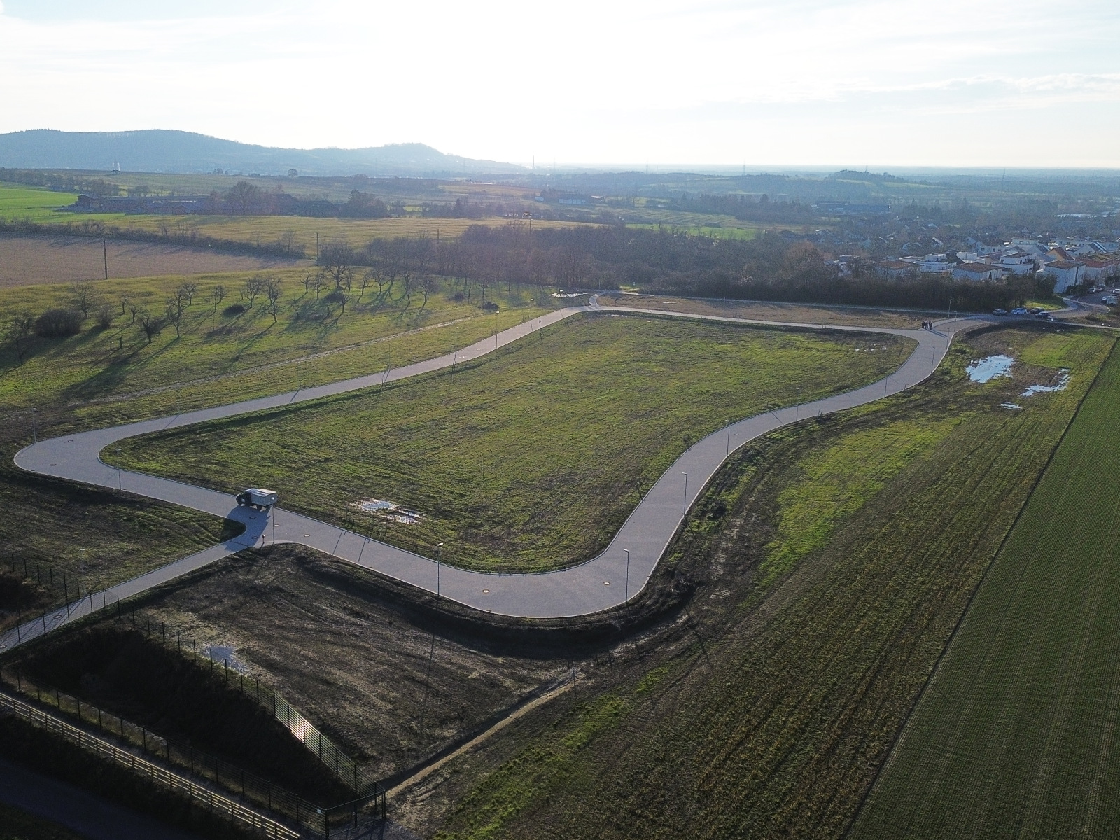 Erschlossene Grundstücke sind bereit zur Bebauung.