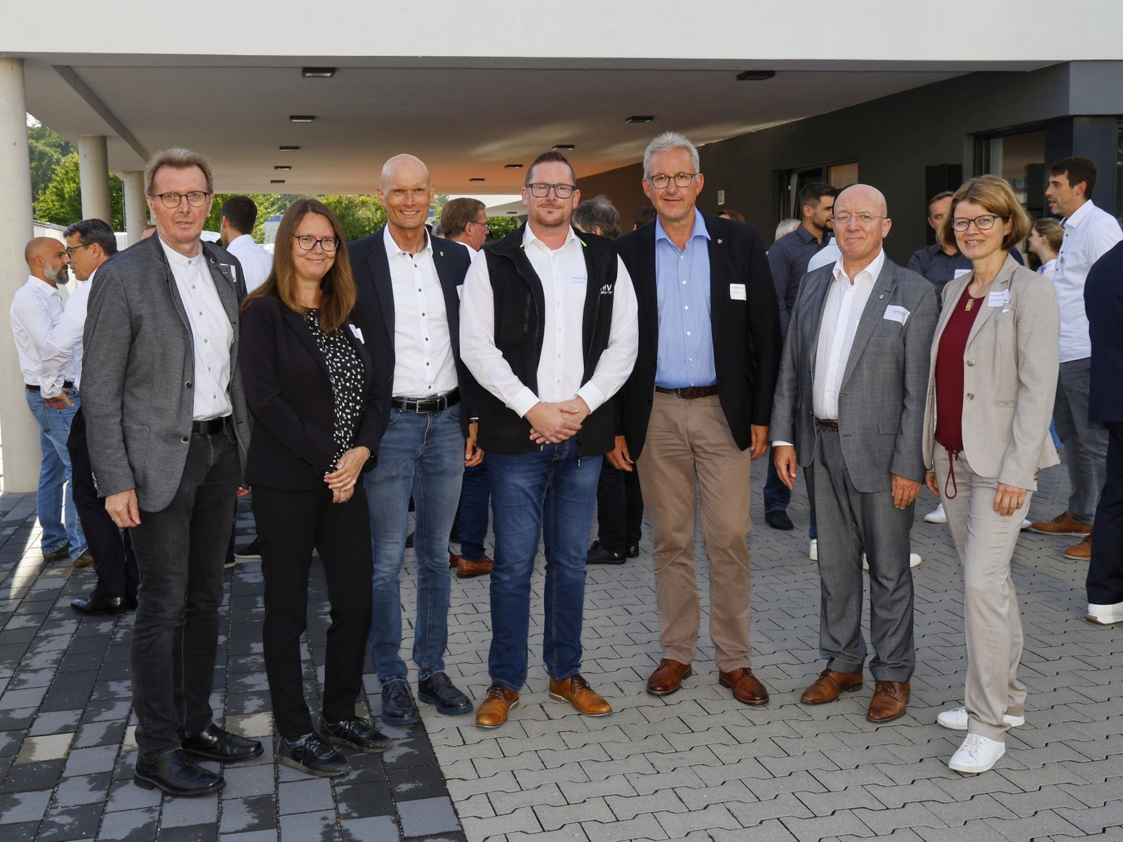 Stadtverwaltung und Unternehmerinnen und Unternehmer trafen sich bei der DHV e-net.