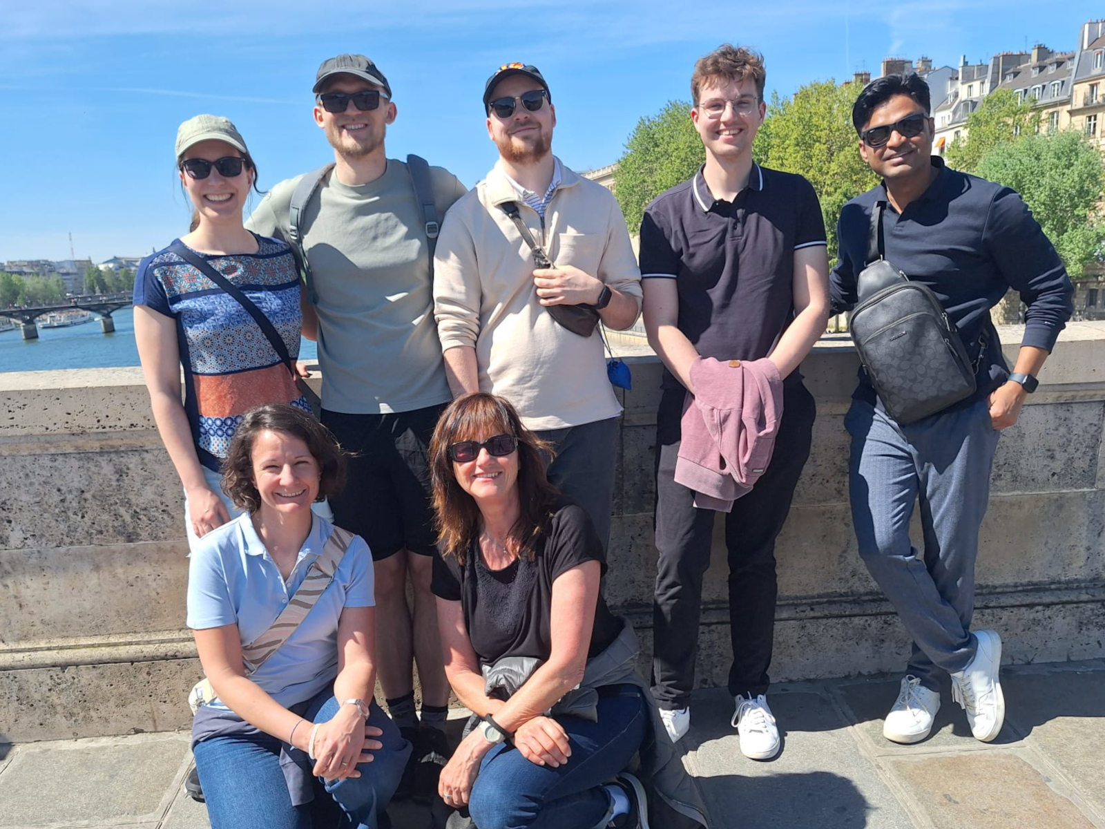 Gruppenfoto beim Sight-Seeing in Paris.