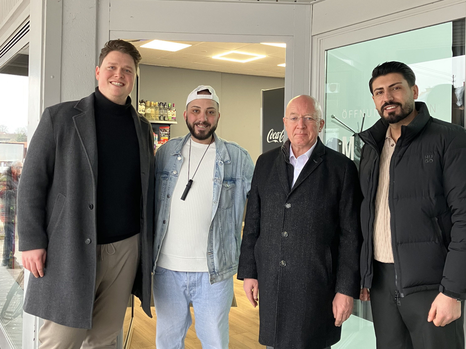 Auf dem Foto: Benedikt Krauter, Taner Cagnac, BM Ludwig Sauer und Ibrahim Moral.