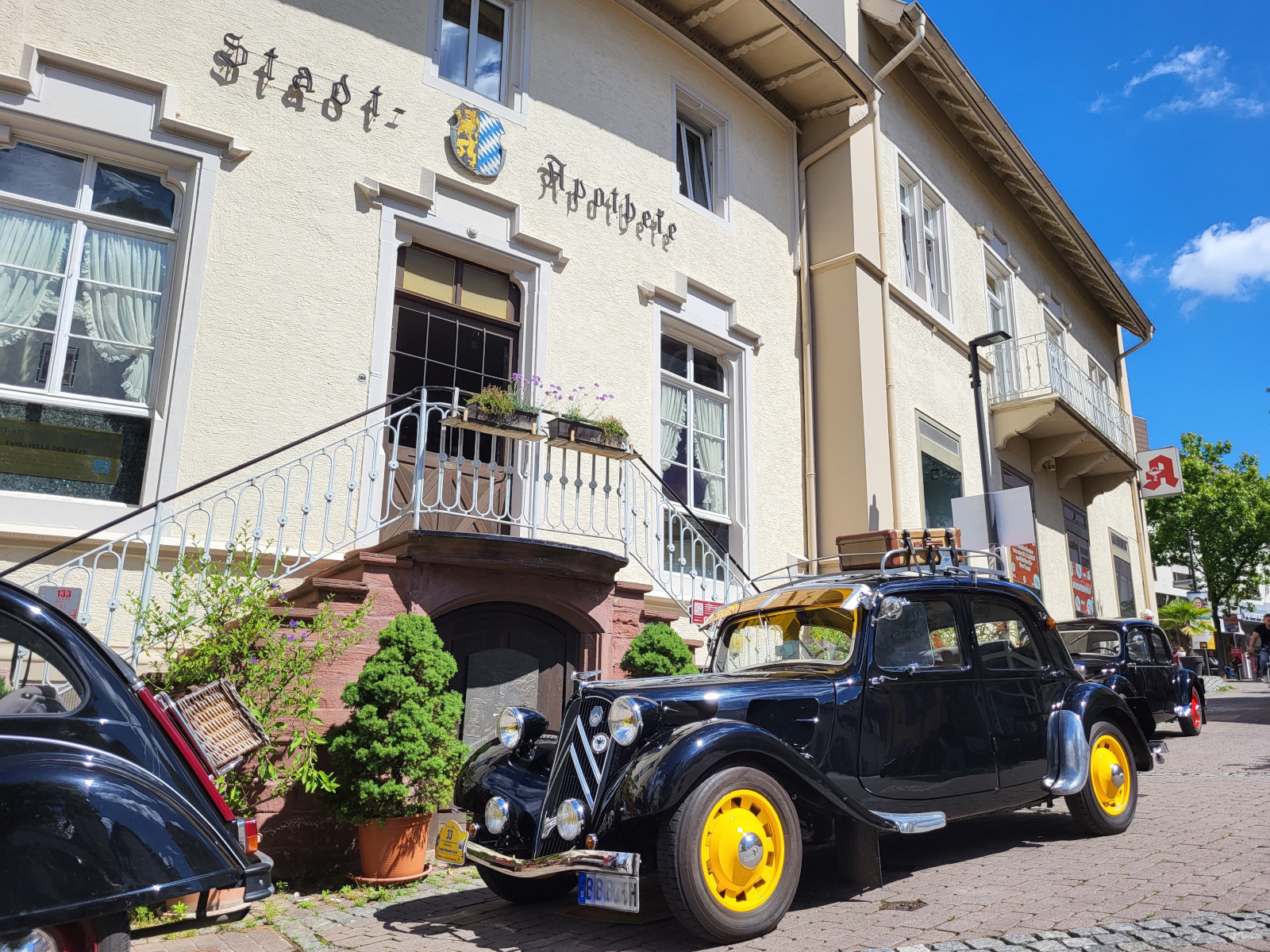 Besuch des Apotheken-Museums vom Citroen-Veteranen-Club im Mai 2024. 