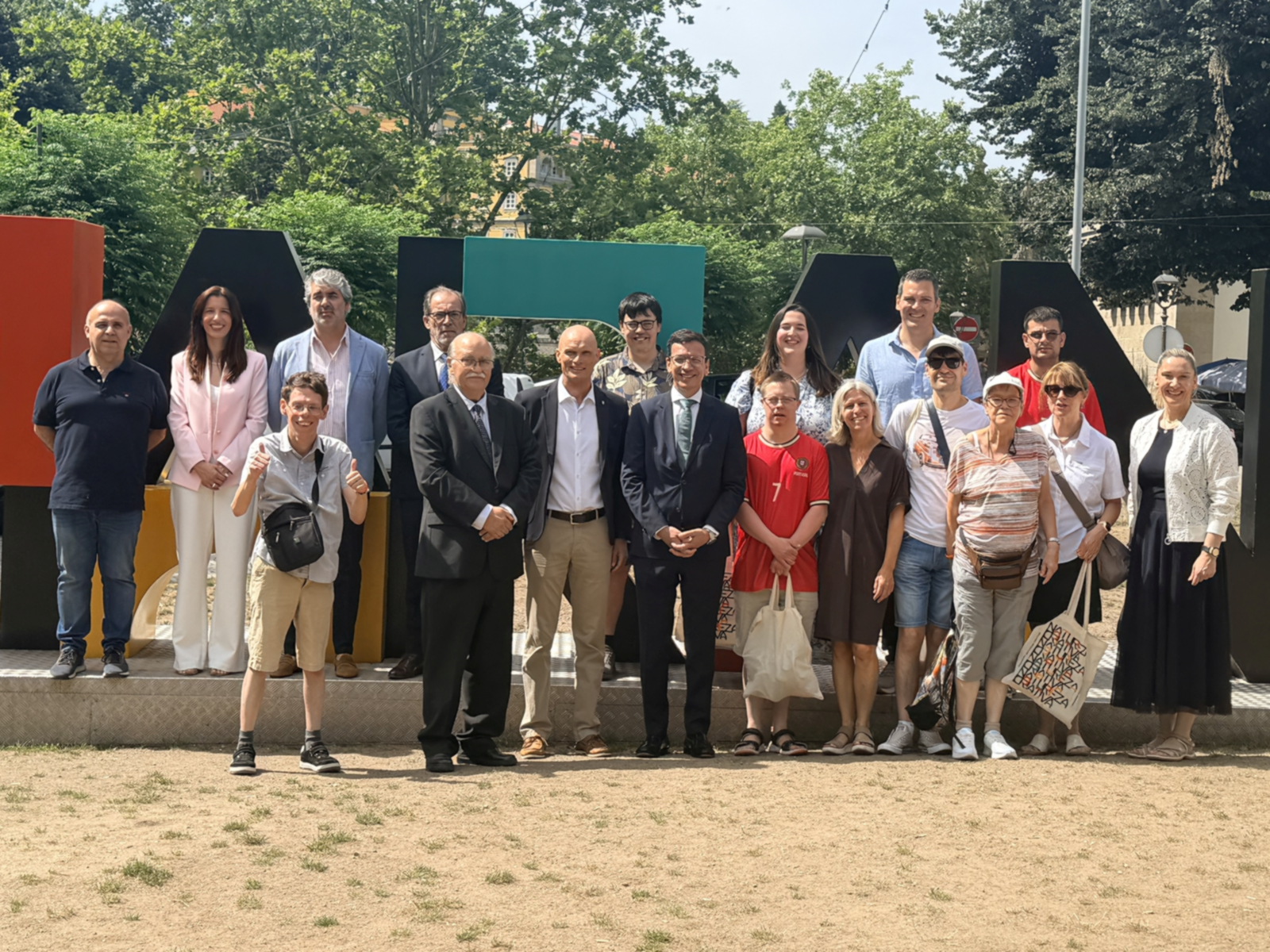 Gruppenfoto der Delegation beim offiziellen Empfang durch den Bürgermeister von Amarante.